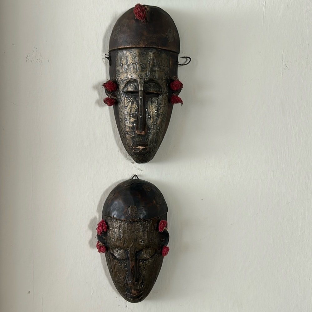 Set of 2 wood masks - Picture 3 of 3